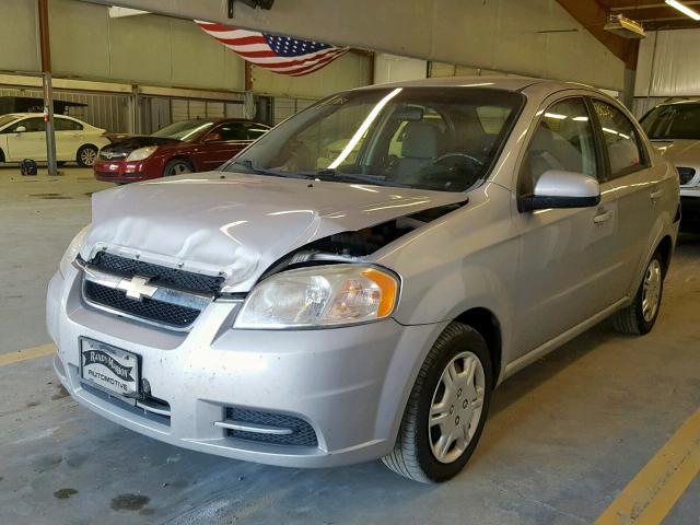 KL1TD5DE3AB087331 - 2010 CHEVROLET AVEO LS SILVER photo 2