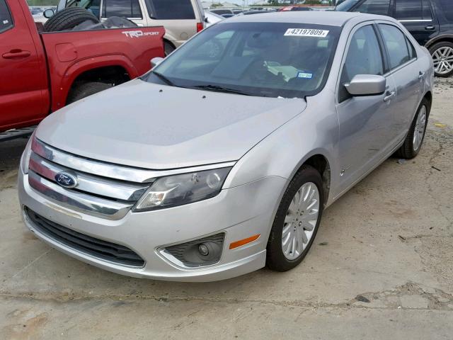 3FADP0L35AR406608 - 2010 FORD FUSION HYB WHITE photo 2