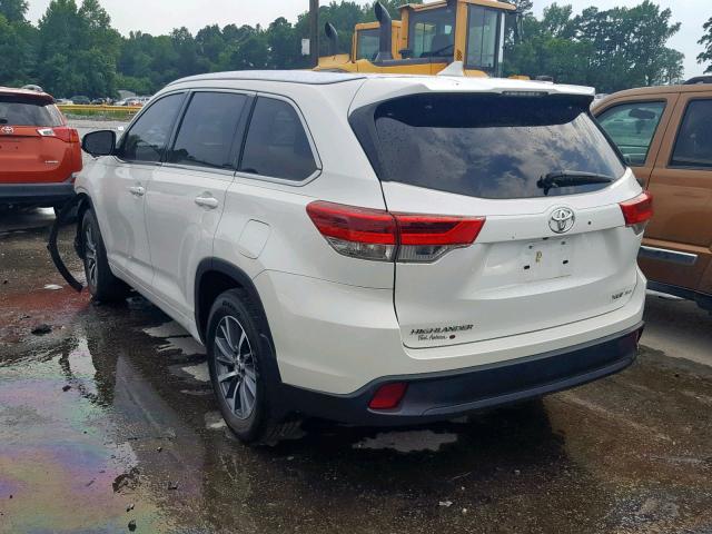 5TDJZRFH4HS513465 - 2017 TOYOTA HIGHLANDER WHITE photo 3