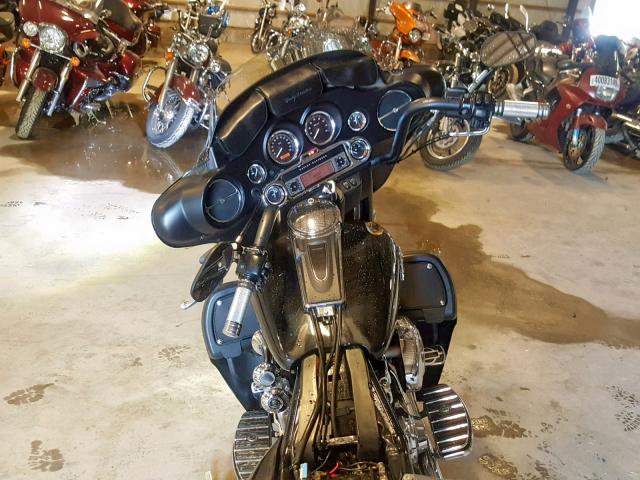 1HD1FCW196Y647915 - 2006 HARLEY-DAVIDSON FLHTCUI BLACK photo 5