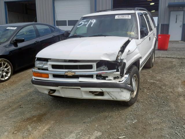 1GNDT13W21K258368 - 2001 CHEVROLET BLAZER WHITE photo 9