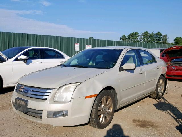 3FAHP08128R200519 - 2008 FORD FUSION SEL CREAM photo 2