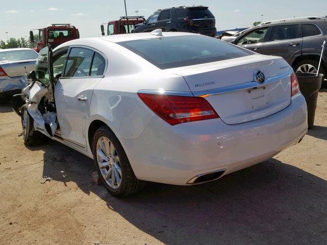 1G4GB5G32GF278679 - 2016 BUICK LACROSSE WHITE photo 3