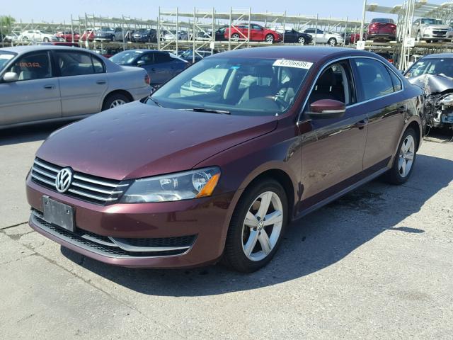 1VWBP7A36DC108372 - 2013 VOLKSWAGEN PASSAT SE BURGUNDY photo 2