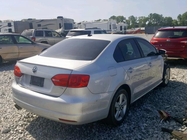 3VWLL7AJXBM130725 - 2011 VOLKSWAGEN JETTA TDI SILVER photo 4