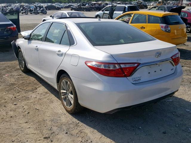 4T1BF1FK3HU307670 - 2017 TOYOTA CAMRY LE WHITE photo 3