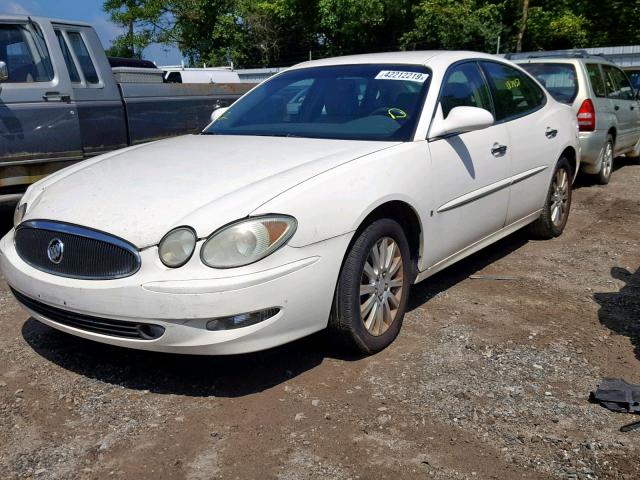 2G4WE587071100605 - 2007 BUICK LACROSSE C WHITE photo 2