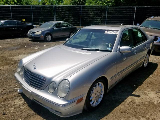 WDBJF65J31B249887 - 2001 MERCEDES-BENZ E 320 SILVER photo 2