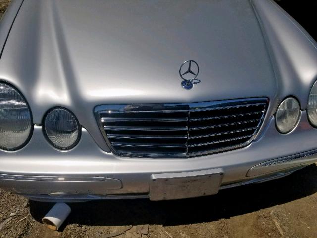 WDBJF65J31B249887 - 2001 MERCEDES-BENZ E 320 SILVER photo 9