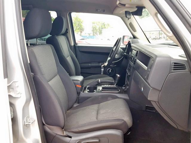 1J8HG48K39C556514 - 2009 JEEP COMMANDER GRAY photo 5