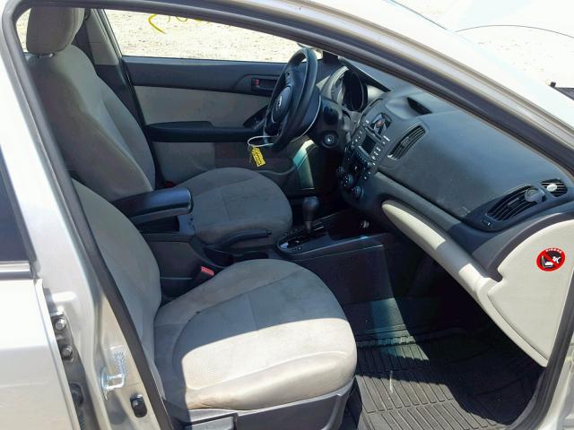 KNAFU4A25A5049704 - 2010 KIA FORTE EX SILVER photo 5