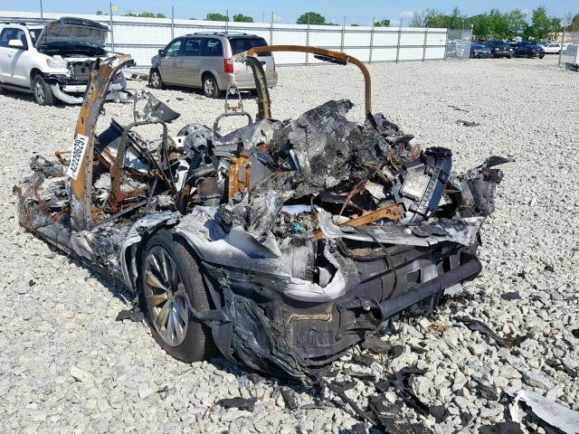 5YJXCBE20JF122887 - 2018 TESLA MODEL X BURN photo 3