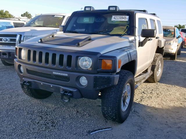 5GTDN136668156121 - 2006 HUMMER H3 GRAY photo 2