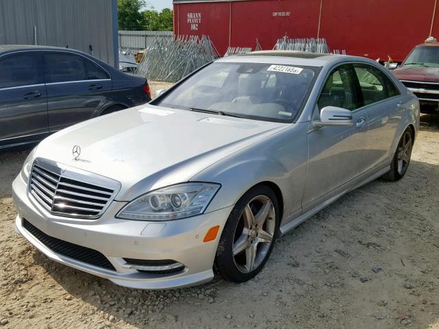 WDDNG7BB1AA333060 - 2010 MERCEDES-BENZ S 550 SILVER photo 2