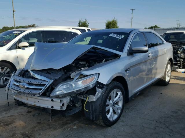 1FAHP2EW0AG132066 - 2010 FORD TAURUS SEL SILVER photo 2