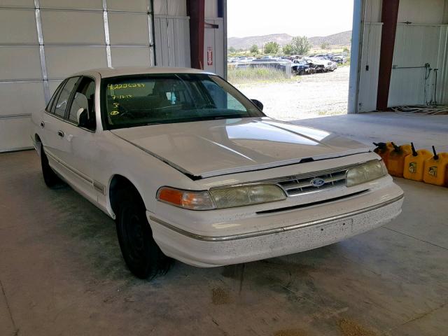 2FALP73WXTX210389 - 1996 FORD CROWN VICT WHITE photo 1