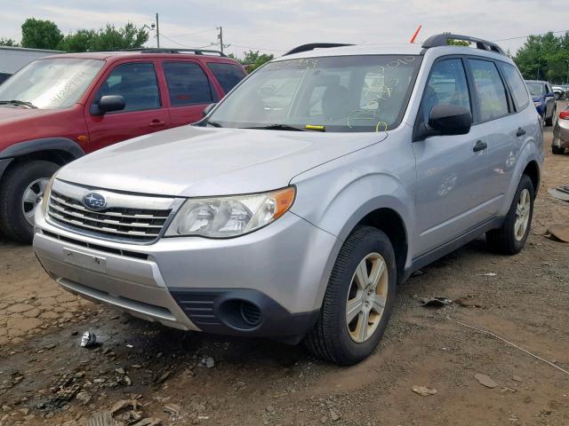 JF2SH6BC4AG781871 - 2010 SUBARU FORESTER X SILVER photo 2