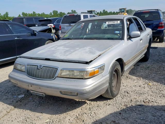 2MELM74W3TX615963 - 1996 MERCURY GRAND MARQ SILVER photo 2