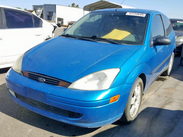 3FAHP31311R216150 - 2001 FORD FOCUS ZX3 BLUE photo 2