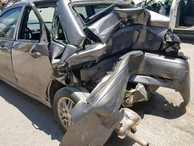 1FAHP34N07W198825 - 2007 FORD FOCUS ZX4 GRAY photo 10