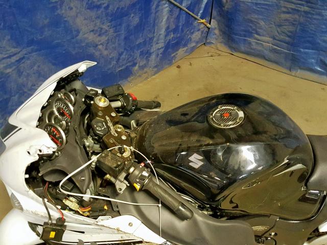 JS1GX72A592101619 - 2009 SUZUKI GSX1300 R WHITE photo 5