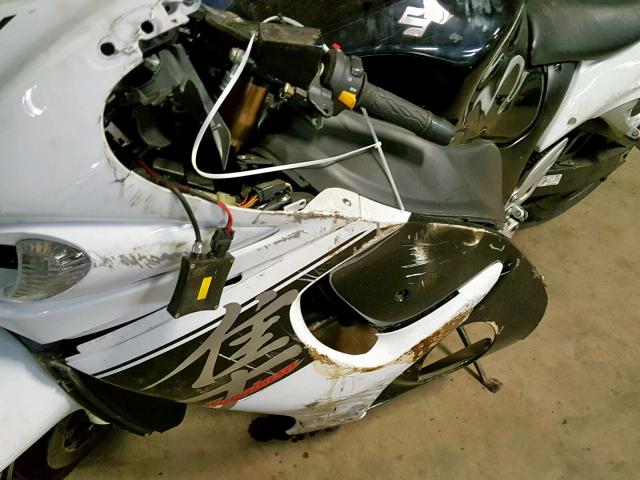 JS1GX72A592101619 - 2009 SUZUKI GSX1300 R WHITE photo 9