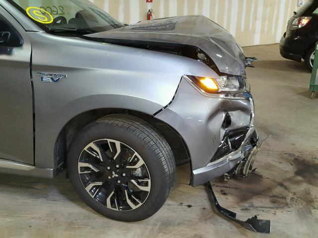 JA4J24A56JZ028246 - 2018 MITSUBISHI OUTLANDER GRAY photo 9