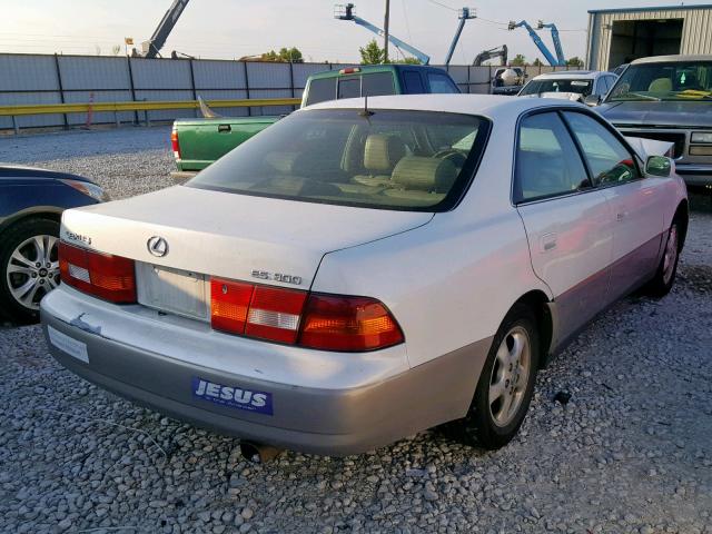 JT8BF28G6W0140131 - 1998 LEXUS ES 300 WHITE photo 4