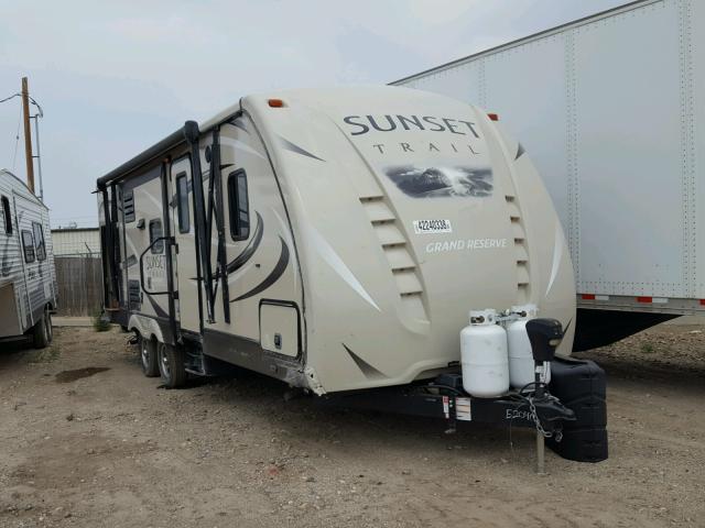 4V0TC2628HE020400 - 2017 GRAY CAMPER WHITE photo 1