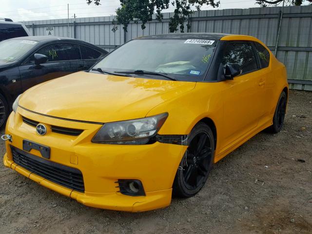 JTKJF5C74C3028999 - 2012 TOYOTA SCION TC ყვითელი ფოტო 2