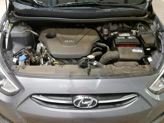 KMHCT4AE5GU006333 - 2016 HYUNDAI ACCENT SE GRAY photo 7