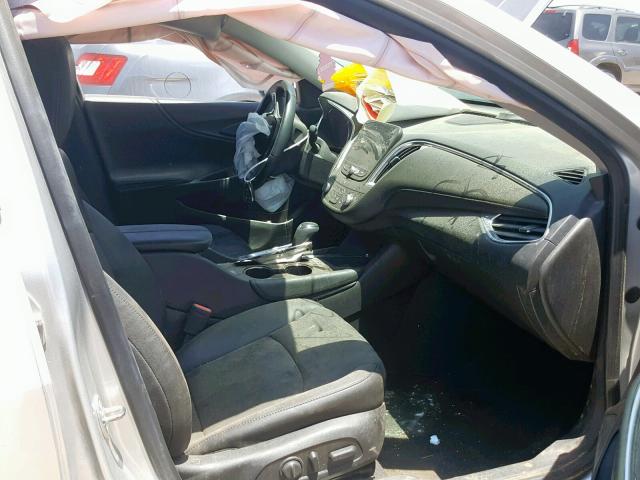 1G1ZE5SX6JF102183 - 2018 CHEVROLET MALIBU PRE SILVER photo 5