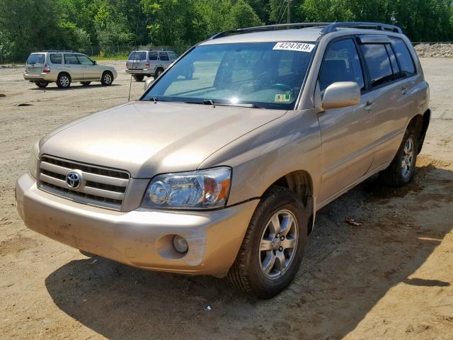 JTEEP21A650090472 - 2005 TOYOTA HIGHLANDER GOLD photo 2