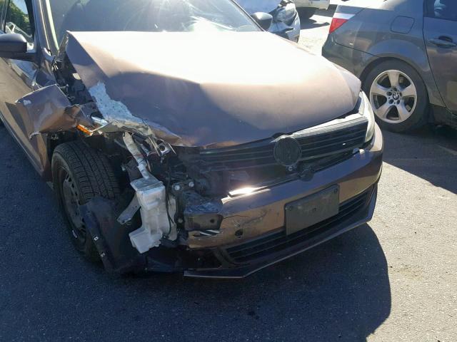 3VW2K7AJ2DM411547 - 2013 VOLKSWAGEN JETTA BASE BROWN photo 9
