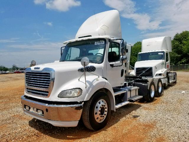 1FUJC5DX9CHBL9979 - 2012 FREIGHTLINER M2 112 MED WHITE photo 2