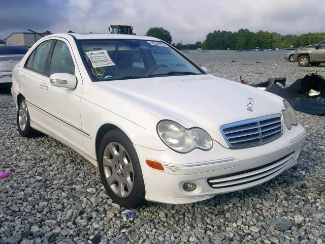 WDBRF61J15A761717 - 2005 MERCEDES-BENZ C 240 WHITE photo 1