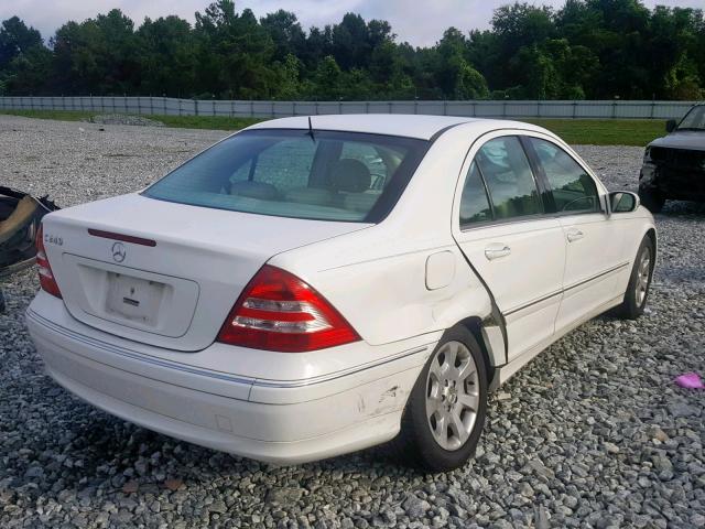 WDBRF61J15A761717 - 2005 MERCEDES-BENZ C 240 WHITE photo 4