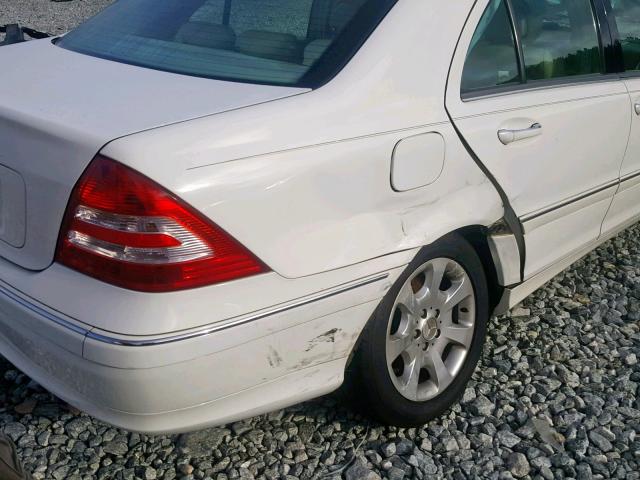 WDBRF61J15A761717 - 2005 MERCEDES-BENZ C 240 WHITE photo 9