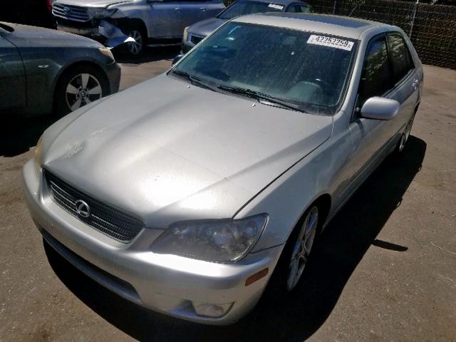 JTHBD182610018639 - 2001 LEXUS IS 300 SILVER photo 2