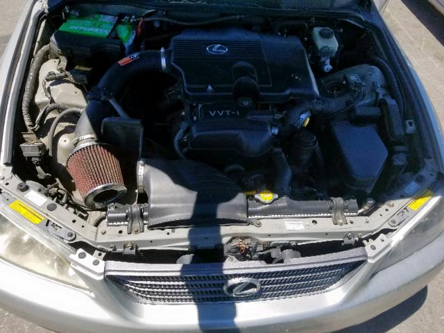 JTHBD182610018639 - 2001 LEXUS IS 300 SILVER photo 7