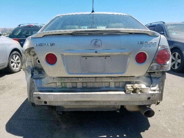 JTHBD182610018639 - 2001 LEXUS IS 300 SILVER photo 9