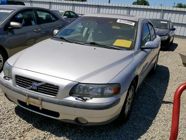 YV1RS61TX42390364 - 2004 VOLVO S60 SILVER photo 2