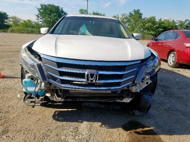 5J6TF2H52AL004665 - 2010 HONDA ACCORD CRO WHITE photo 9