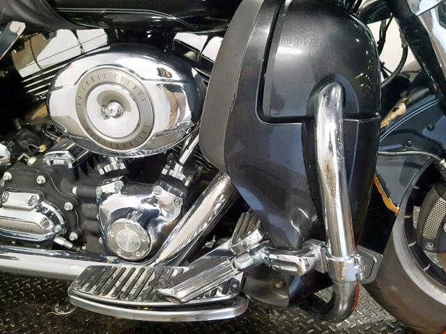 1HD1FC4158Y656620 - 2008 HARLEY-DAVIDSON FLHTCUI BLACK photo 18