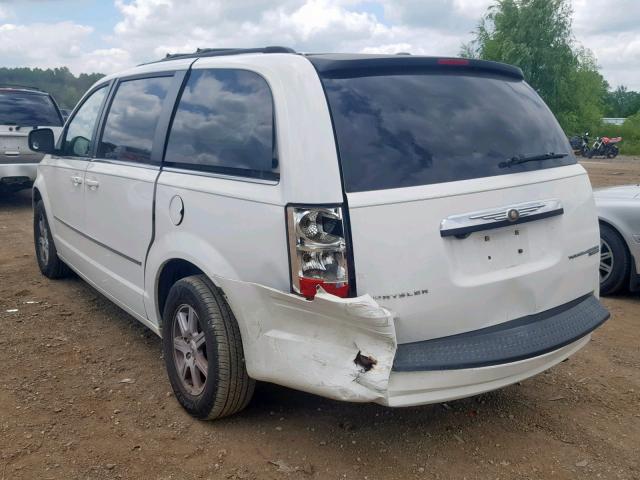 2A4RR8D12AR479635 - 2010 CHRYSLER TOWN & COU WHITE photo 3