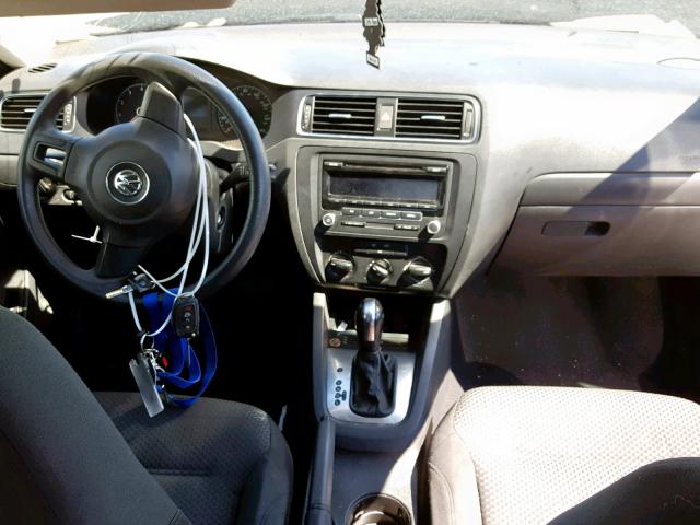 3VW2K7AJ9EM218975 - 2014 VOLKSWAGEN JETTA BASE 灰色 照片 9