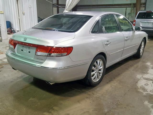 KMHFC46F67A242912 - 2007 HYUNDAI AZERA SE SILVER photo 4