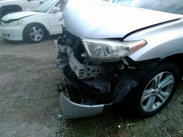 5TDDK3EH8CS140858 - 2012 TOYOTA HIGHLANDER SILVER photo 9