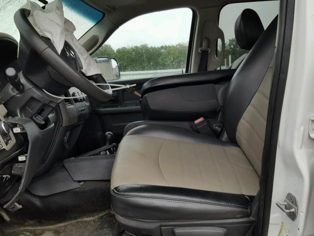 3C6UD5HL6CG158268 - 2012 DODGE RAM 2500 S თეთრი ფოტო 5