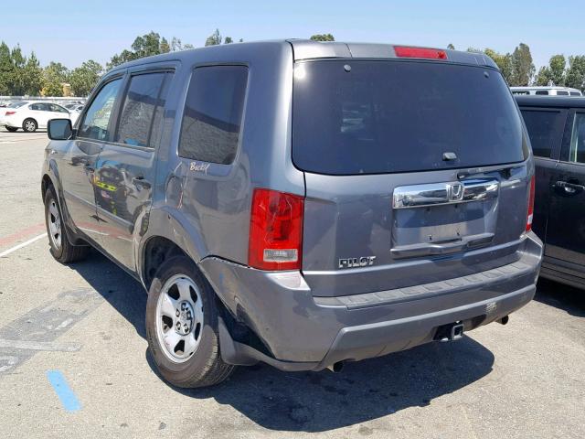 5FNYF3H20BB018074 - 2011 HONDA PILOT LX GRAY photo 3